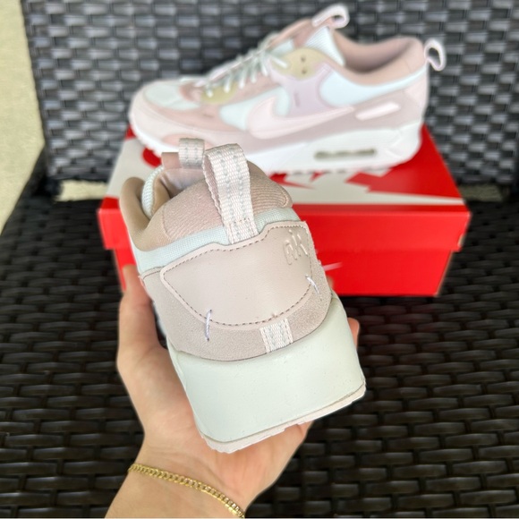 NIKE AIR MAX 90 FUTURA BARLEY ROSE Size 11.5 W - Picture 3 of 5